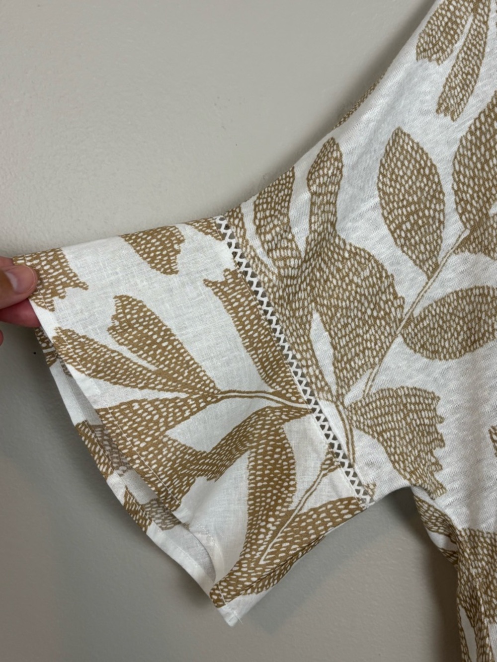 Chicos‎ Top Womens Lg 100% Linen Leaves Flutter Sleeve V-Neck Knit in Sycamore - Picture 6 of 9